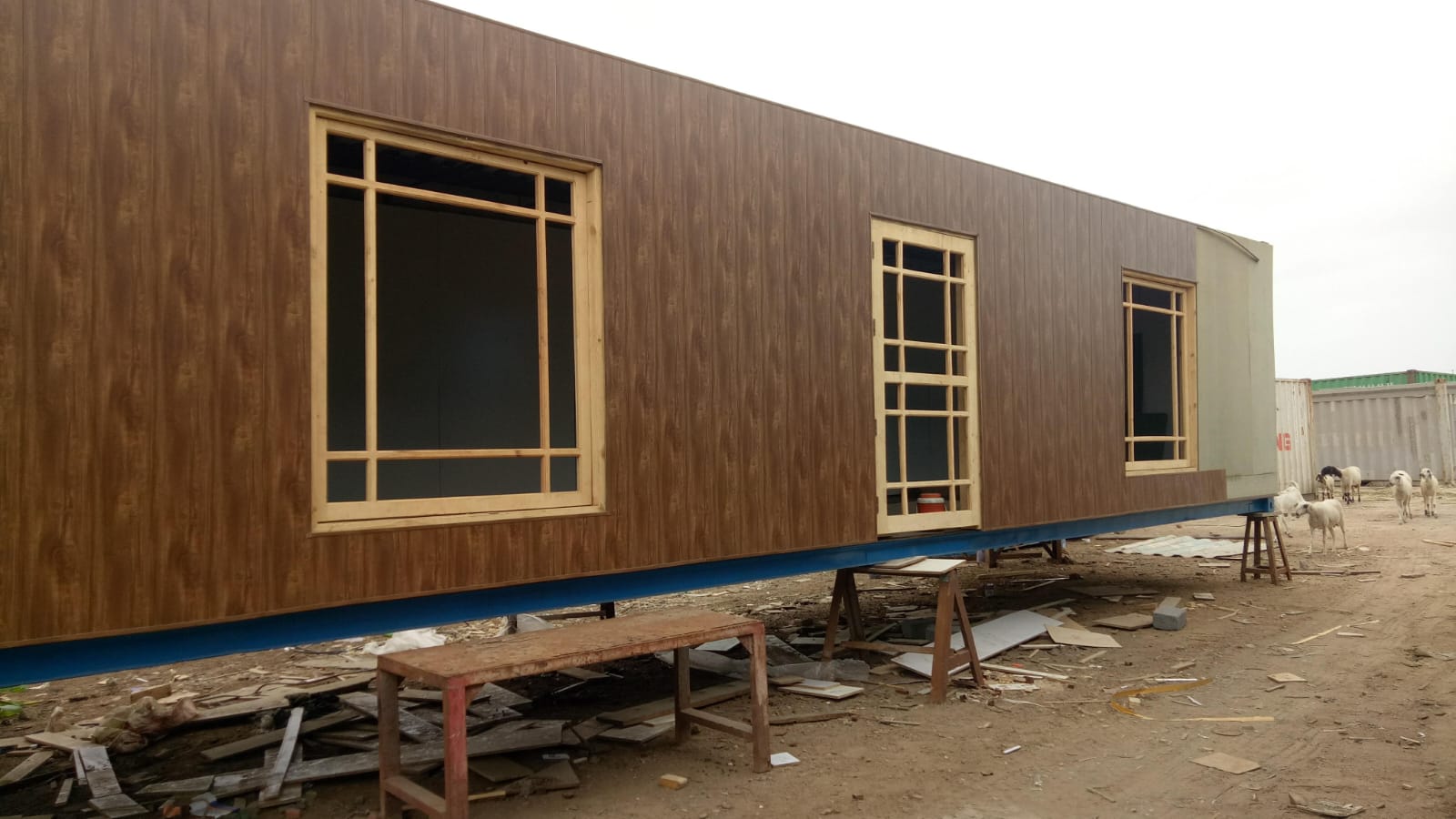 PORTABLE SHOPS