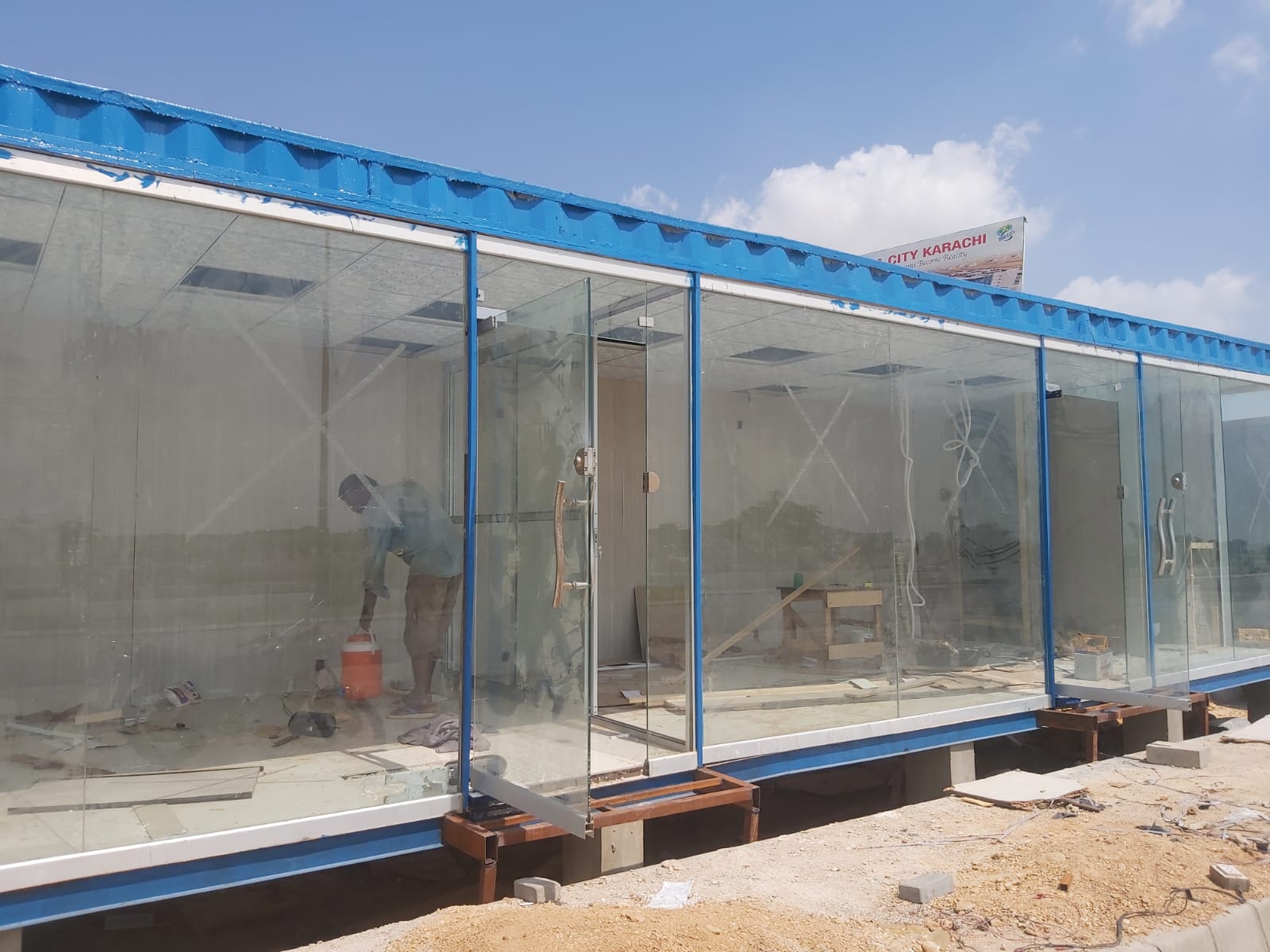 PORTABLE SHOPS