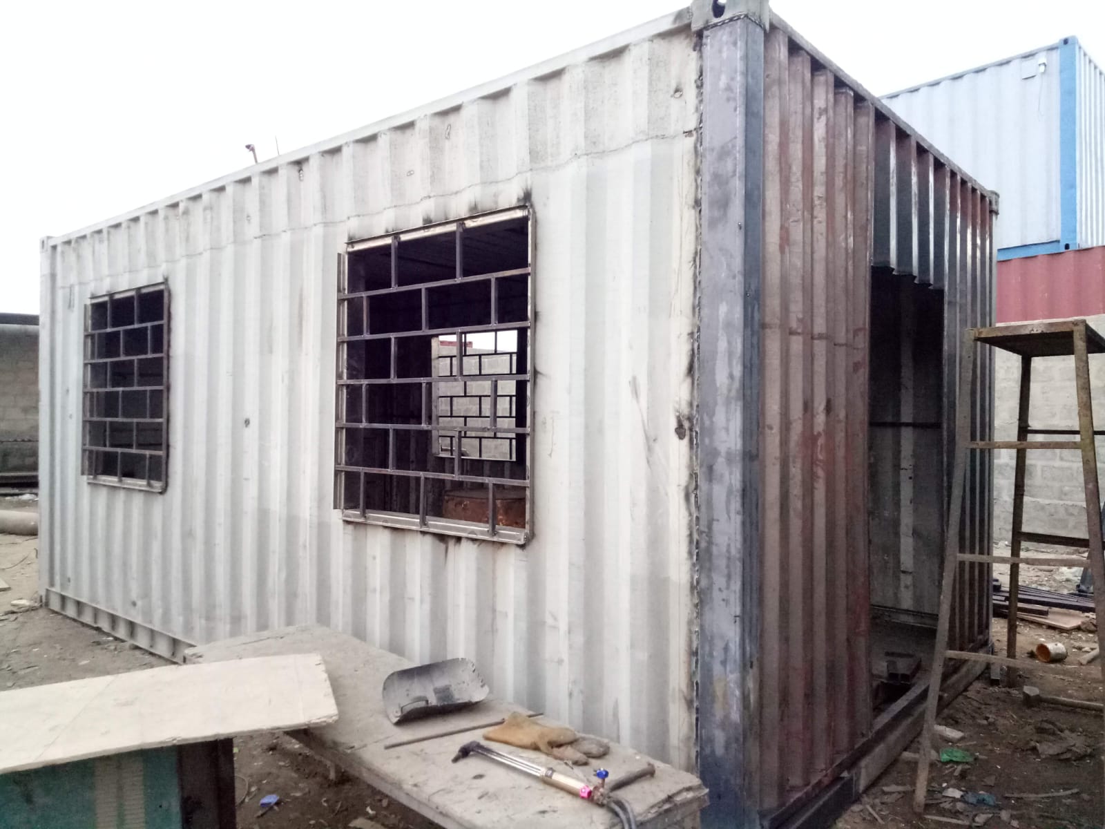PORTABLE GUARD CABIN