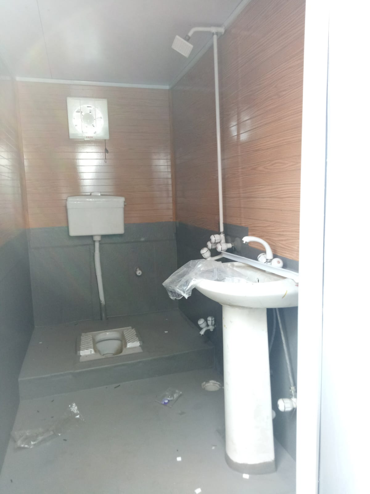 PORTABLE WASHROOMS