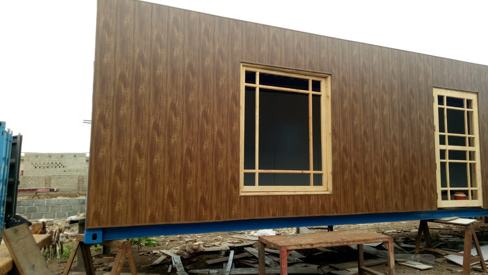 PORTABLE WASHROOMS