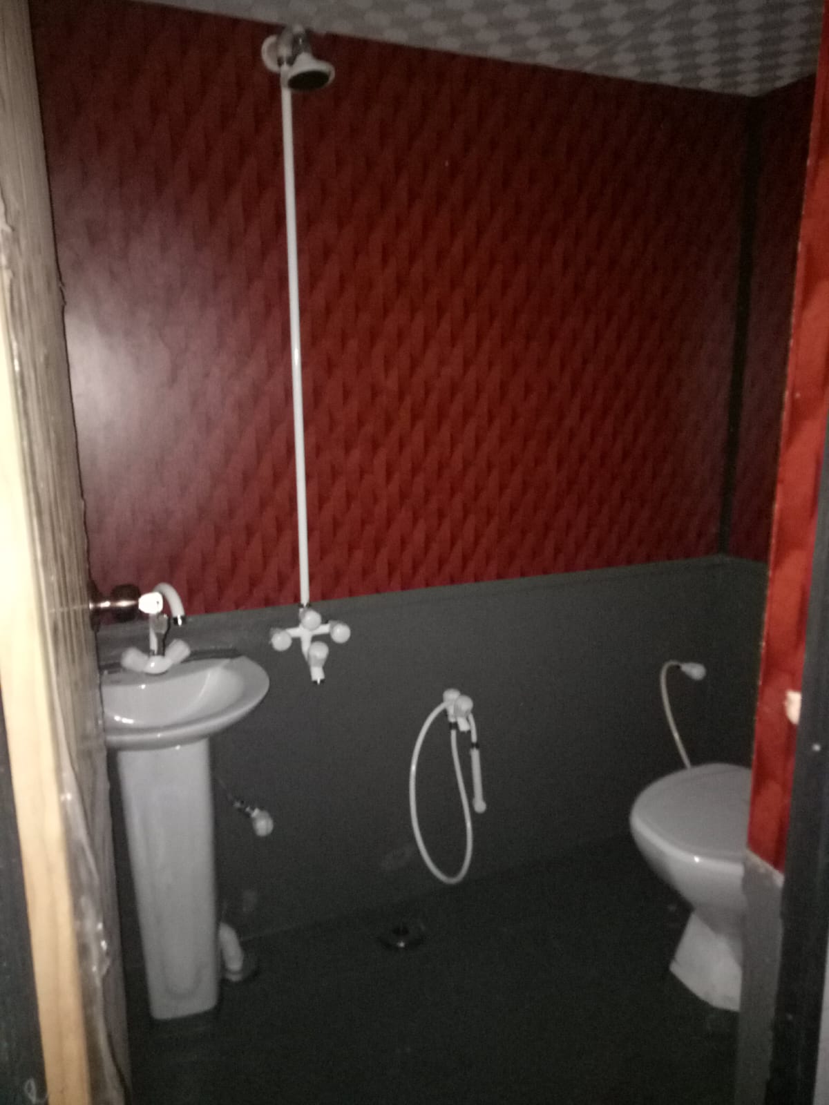 PORTABLE WASHROOMS